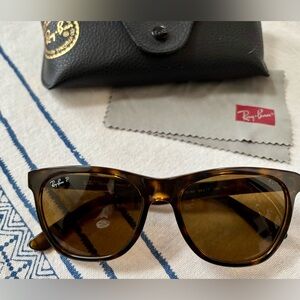 Ray-Ban 4184 unisex sunglasses, polarized, tortoiseshell, like new condition